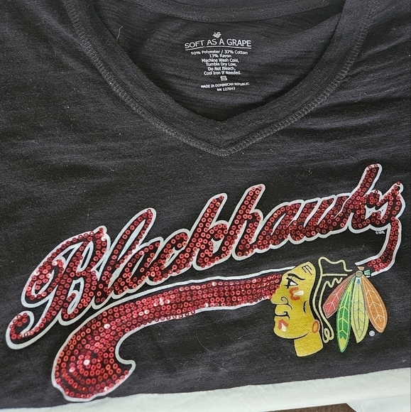 SOFT AS A GRAPE BLACKHAWKS TSHIRT SPARKLY - Picture 5 of 5